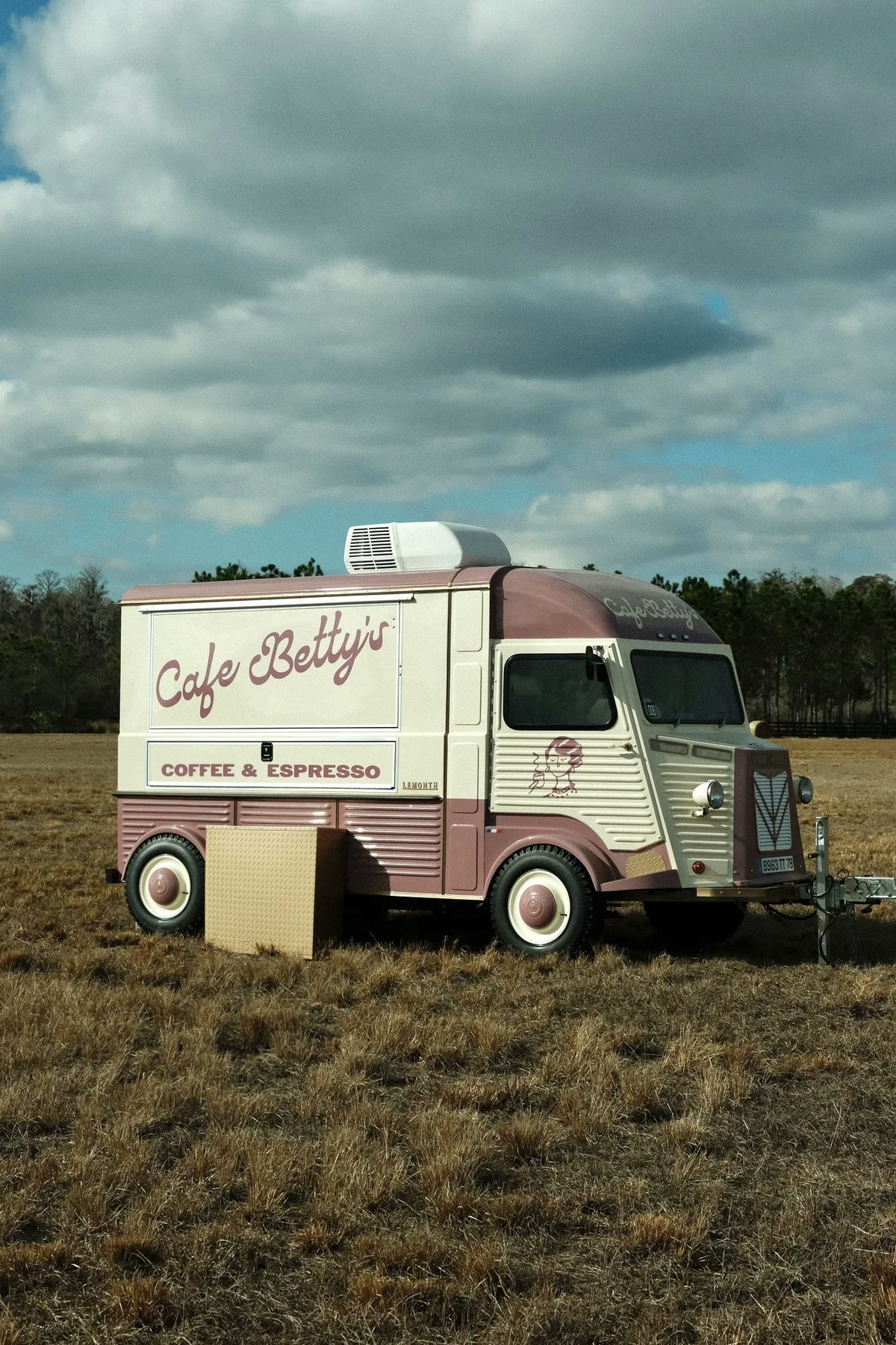 The Cafe Betty's trailer in a wide Florida field